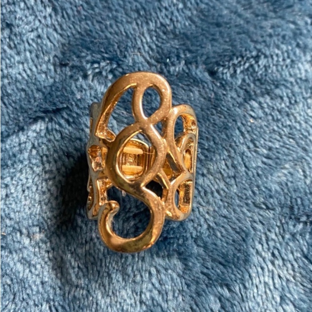 Gold stretchy ring